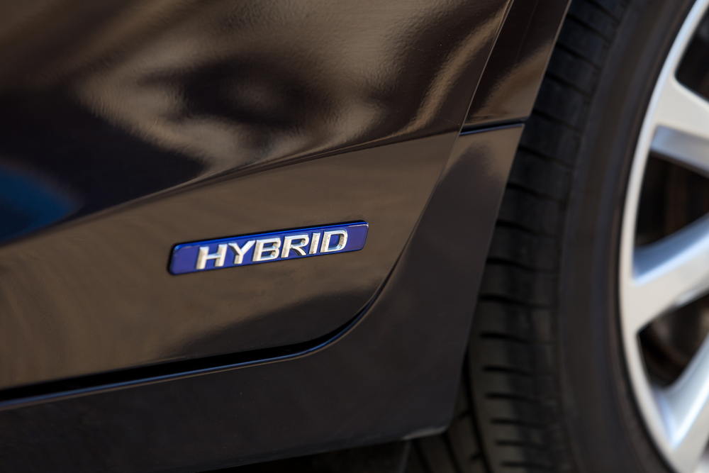 Pros of Buying a Hybrid Car